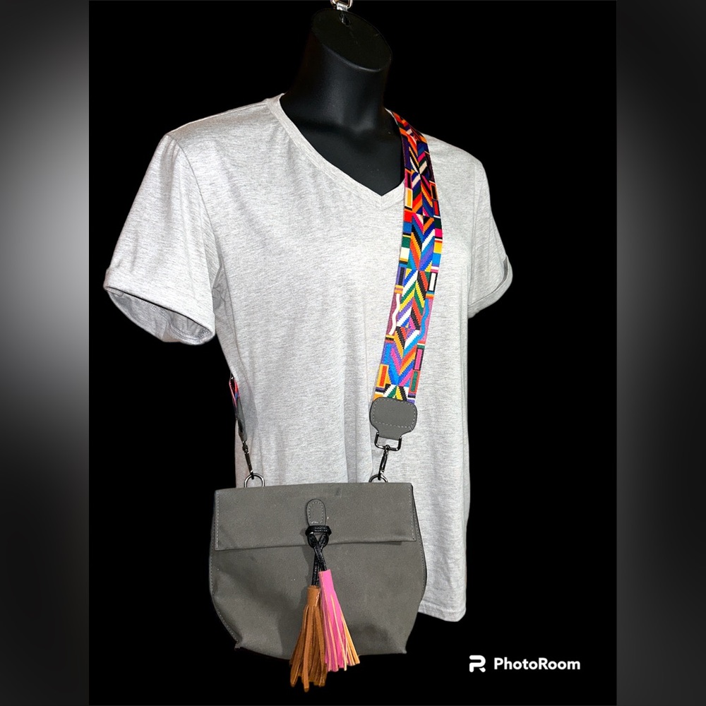 TASSEL GREY CROSSBODY WITH FUN COLORFUL REVERSIBLE STRAP GREAT CONDITION